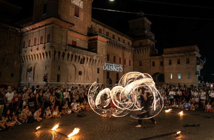 Santo cielo, a Ferrara ritornano i buskers!