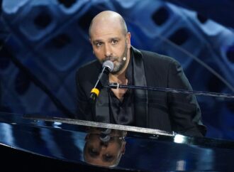 Che spasso Checco Zalone a teatro con “Amore + Iva”