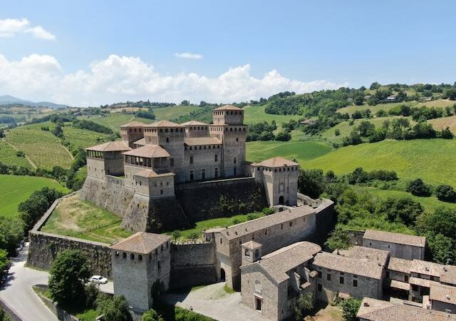 Benvenuti a Langhirano, nel Granducato di Re Prosciutto