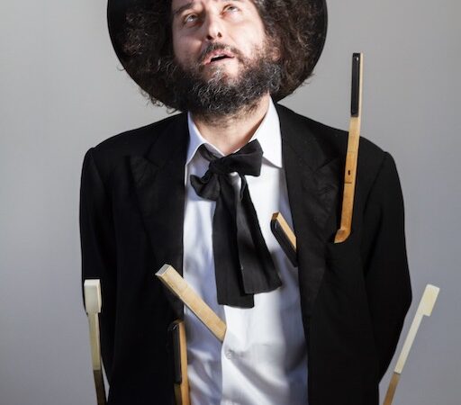 Vinicio Capossela, in tournée da ottobre come una trottola