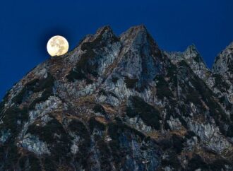 Camminata al chiaror di luna, sopra il lago d’Iseo