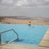 Piscine nel deserto, neve al caldo: turismo e clima pazzo