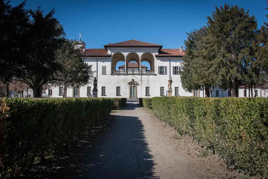 Più di 500 oggetti di comunicazione e di design legati alla storia dell'Olivetti sono in mostra nel Palazzo Arese Borromeo, a Cesano Maderno
